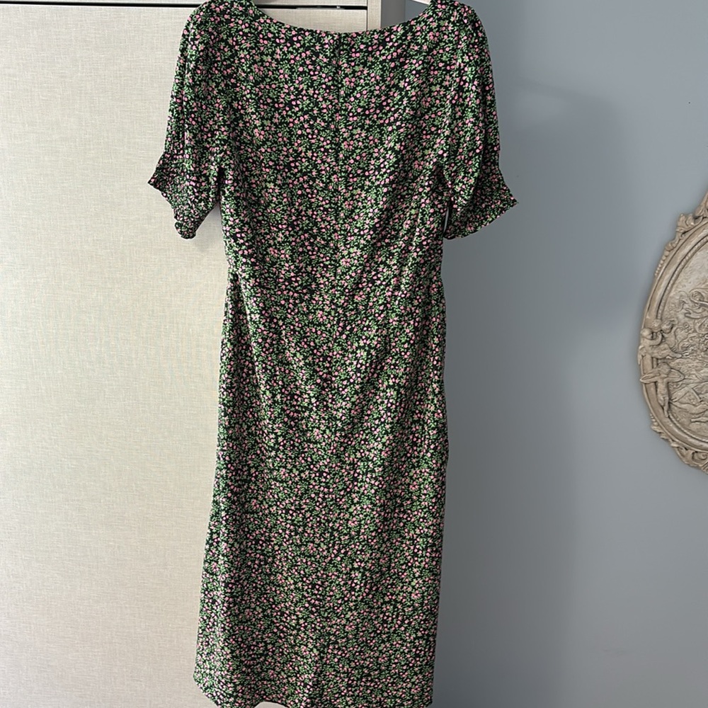 J. Crew Green and Black Puff Sleeve midi dress
Size 8 - Picture 5 of 7